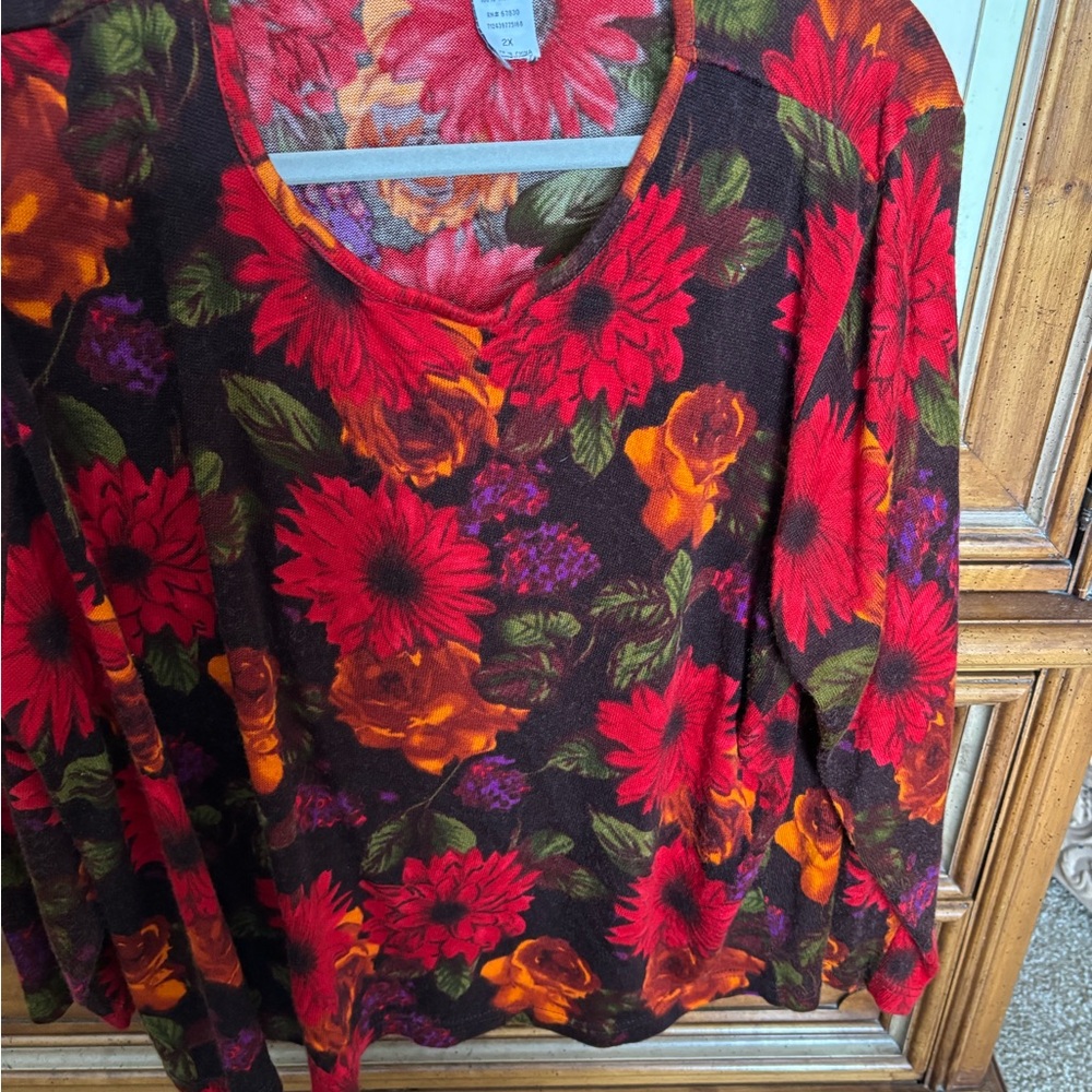Cathy Daniel’s size 2x sweater , floral .